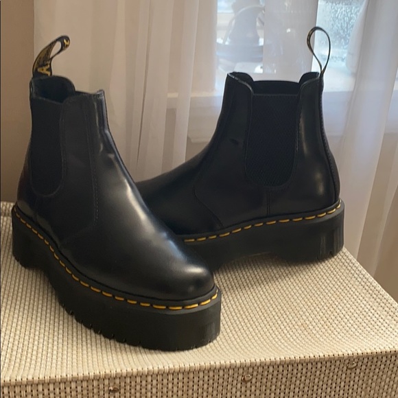 Dr. Martens Shoes - Dr. Martens 2976 Platform Chelsea Boots